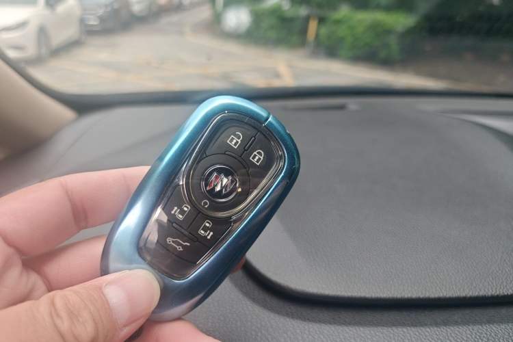 Used Buick GL8 2021 ES Landtrek 653T Smart Luxury Model Vehicle Key