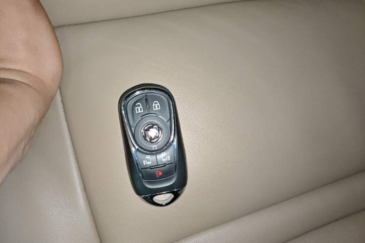 Used Buick GL8 2021 ES Land Cruiser 653T Luxury Edition Vehicle Key