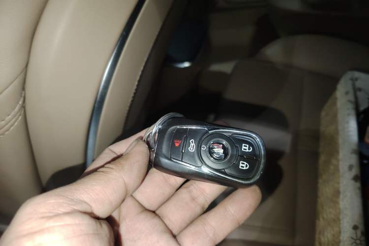 Used Buick GL8 2021 ES Land Cruiser 653T Luxury Edition Vehicle Key