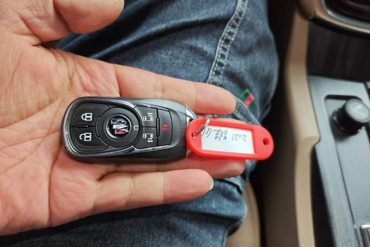 Used Buick GL8 2021 ES Land Cruiser 653T Luxury Edition Vehicle Key