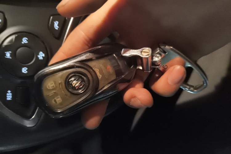 Used Buick GL8 2021 Land Cruiser Executive Class 652T Smart Luxury Model Vehicle Key