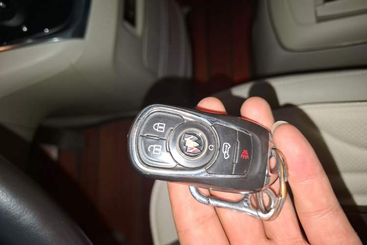 Used Buick GL8 2021 Land Cruiser Executive Class 652T Luxury Model Vehicle Key