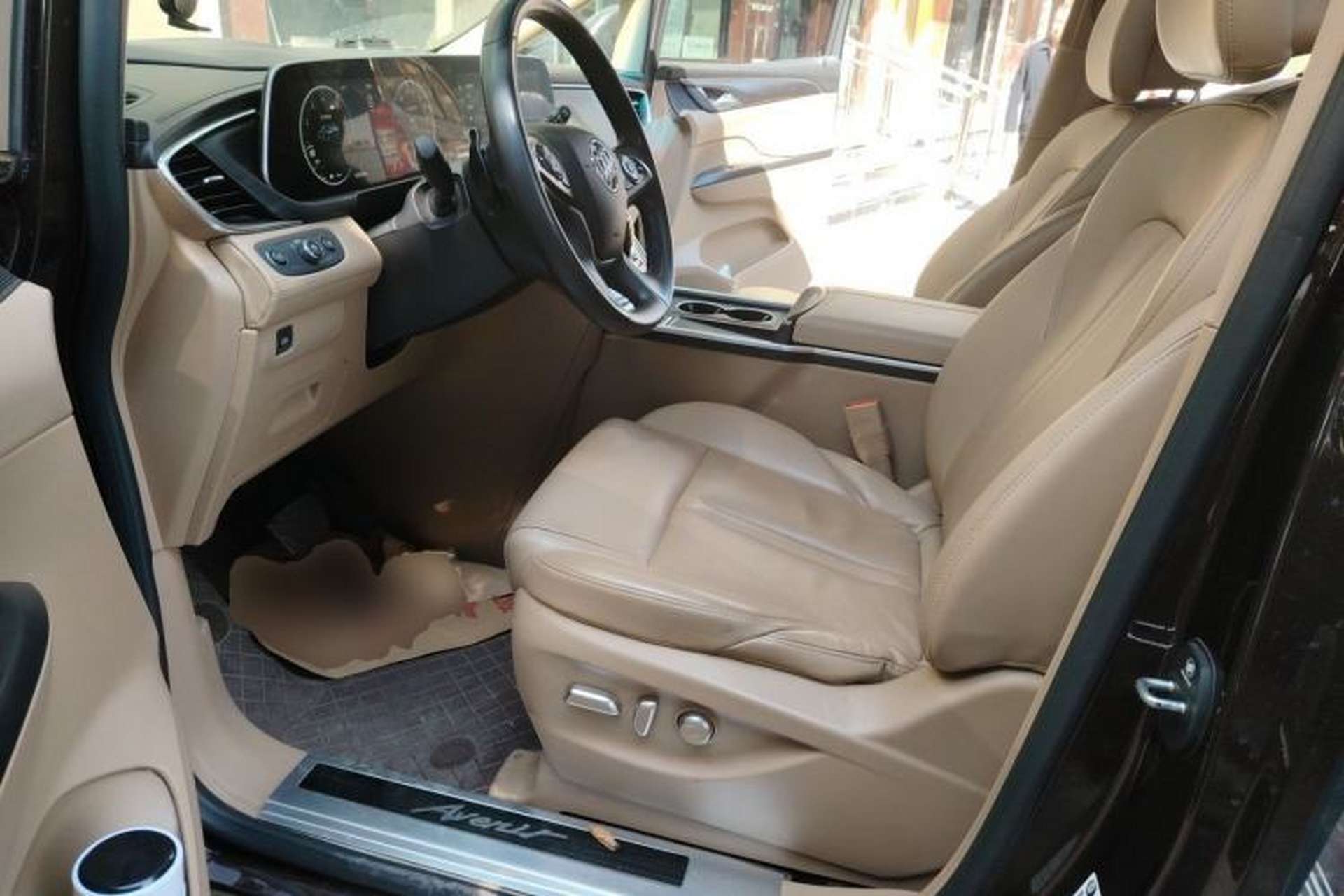 Used Buick GL8 2021 ES Landtrek 653T Luxury Model Driver Seat