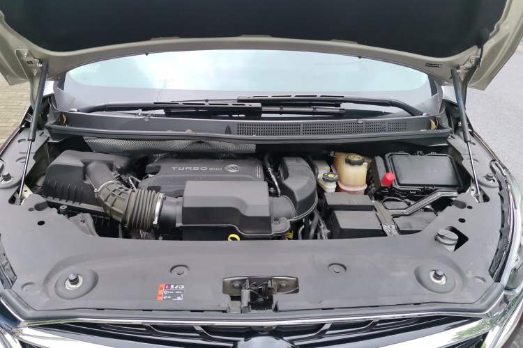 Used Buick GL8 2021 ES Land Cruiser 653T Smart Flagship Model Engine Bay