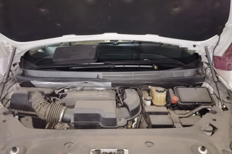 Used Buick GL8 2021 ES Land Cruiser 653T Smart Flagship Model Engine Bay