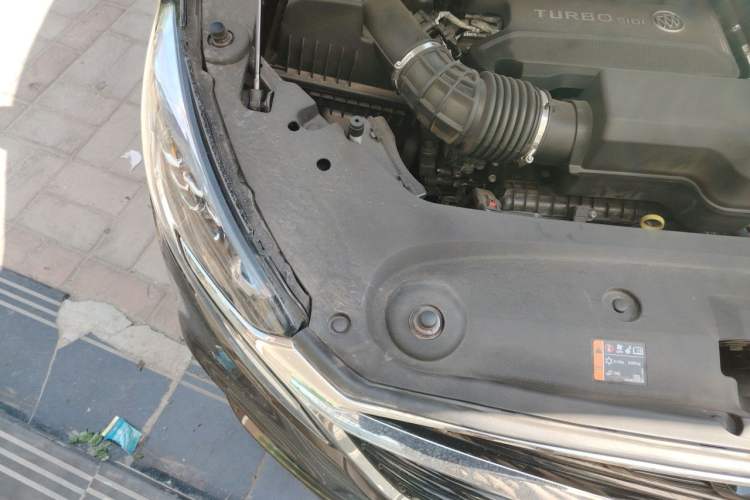 Used Buick GL8 2021 ES Landtrek 653T Luxury Model Engine Bay Right