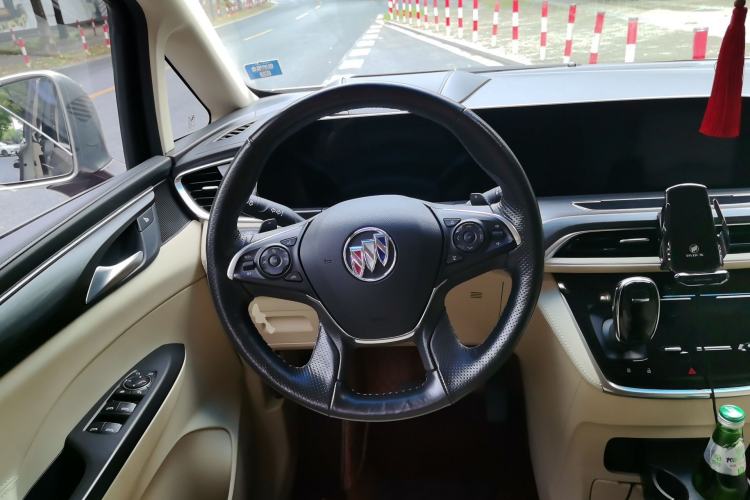 Used Buick GL8 2021 ES Land Cruiser 653T Smart Flagship Model Steering Wheel
