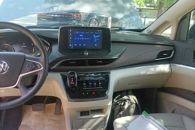 Used Buick GL8 2021 Land Cruiser Executive Class 652T Comfort Model Audio And AC Panel