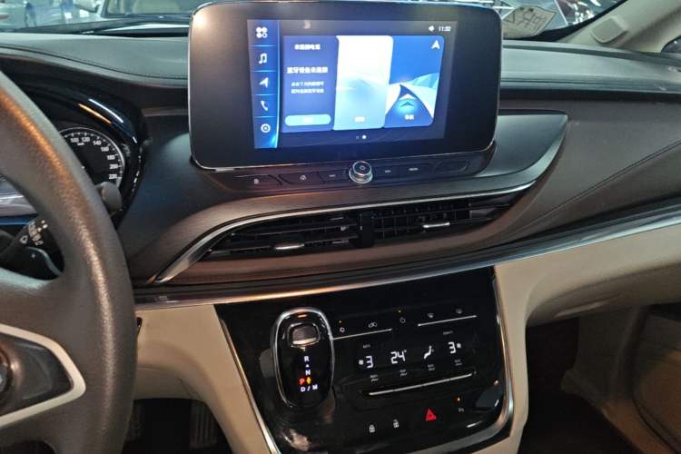 Used Buick GL8 2021 Land Cruiser Executive Class 652T Comfort Model Audio And AC Panel