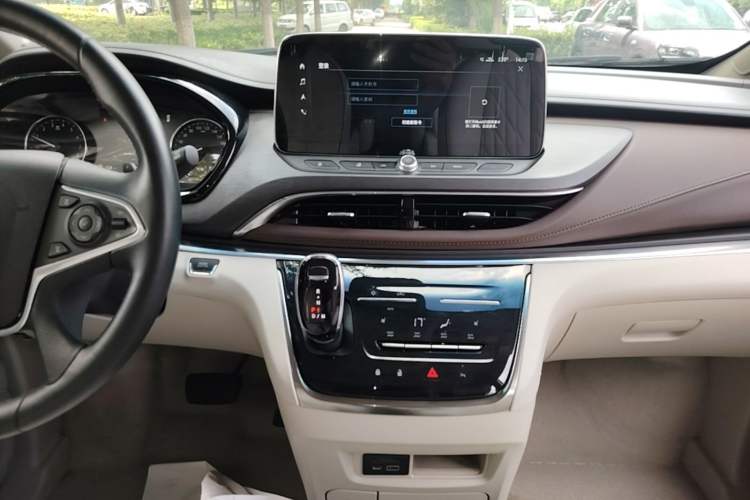 Used Buick GL8 2021 Land Cruiser Executive Class 652T Luxury Model Audio And AC Panel
