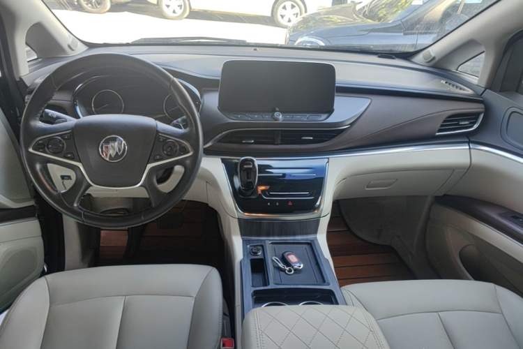 Used Buick GL8 2021 Land Cruiser Executive 652T Premium Model Center Console