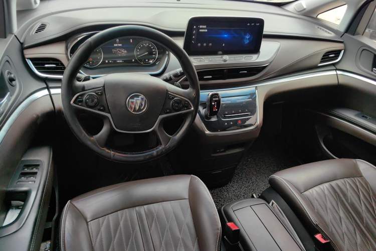 Used Buick GL8 2021 Land Cruiser Executive Class 652T Luxury Model Center Console