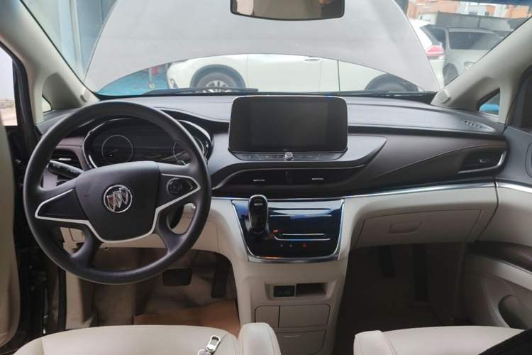 Used Buick GL8 2021 Land Cruiser Executive Class 652T Comfort Model Center Console