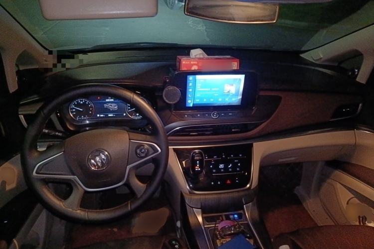 Used Buick GL8 2021 Land Cruiser Executive Class 652T Comfort Model Center Console