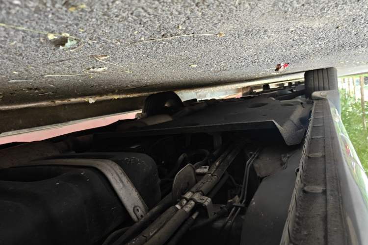 Used Buick GL8 2021 Land Cruiser Executive Class 652T Comfort Model Chassis Rear Left