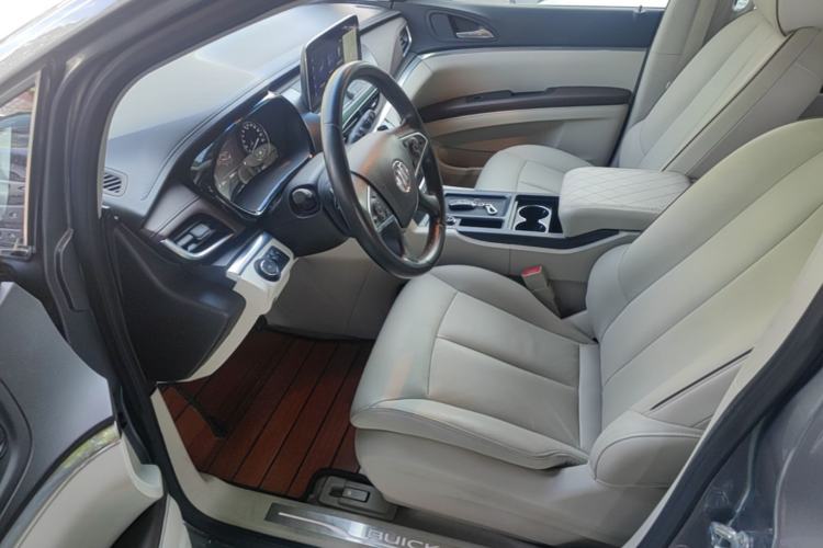 Used Buick GL8 2021 Land Cruiser Executive 652T Premium Model Driver Seat