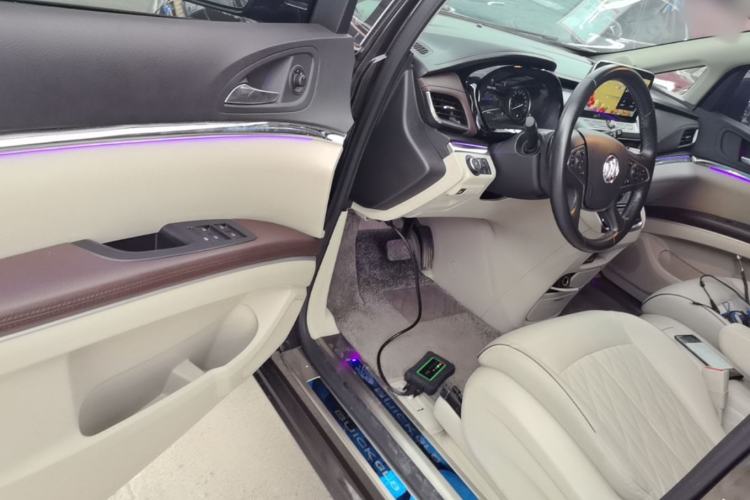Used Buick GL8 2021 Land Cruiser Executive Class 652T Smart Luxury Model Driver Seat
