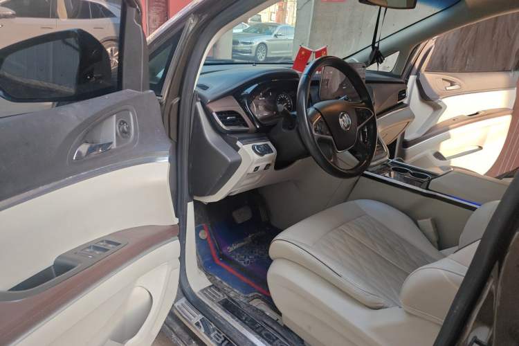 Used Buick GL8 2021 Land Cruiser Executive Class 652T Luxury Model Driver Seat