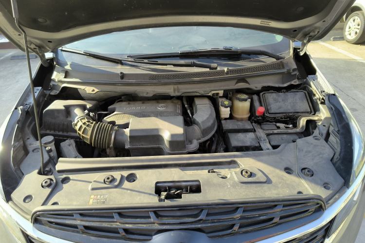Used Buick GL8 2021 Land Cruiser Executive Class 652T Luxury Model Engine Bay
