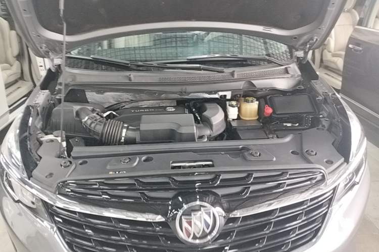 Used Buick GL8 2021 Land Cruiser Executive Class 652T Luxury Model Engine Bay