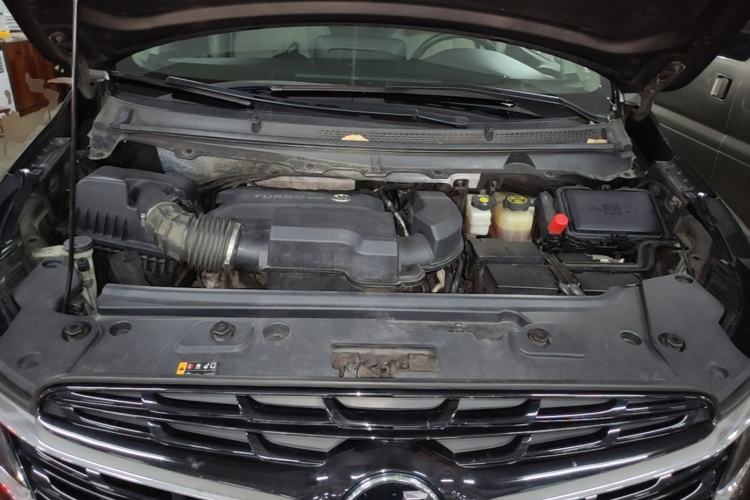 Used Buick GL8 2021 Land Cruiser Executive Class 652T Luxury Model Engine Bay