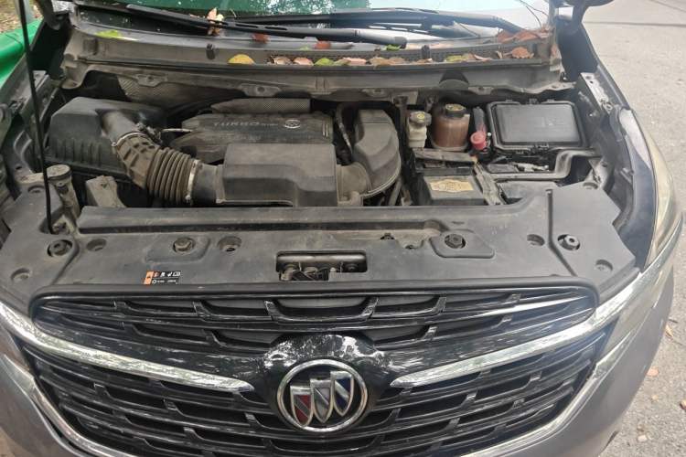 Used Buick GL8 2021 Land Cruiser Executive Class 652T Luxury Model Engine Bay