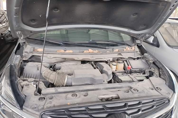 Used Buick GL8 2021 Land Cruiser Executive Class 652T Comfort Model Engine Bay