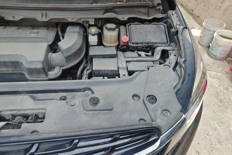 Used Buick GL8 2021 Land Cruiser Executive Class 652T Luxury Model Engine Bay Left