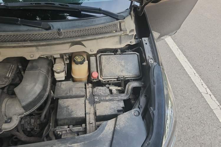 Used Buick GL8 2021 Land Cruiser Executive Class 652T Comfort Model Engine Bay Left