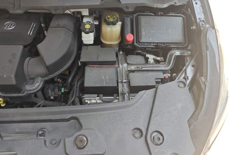Used Buick GL8 2021 Land Cruiser Executive Class 652T Luxury Model Engine Bay Left
