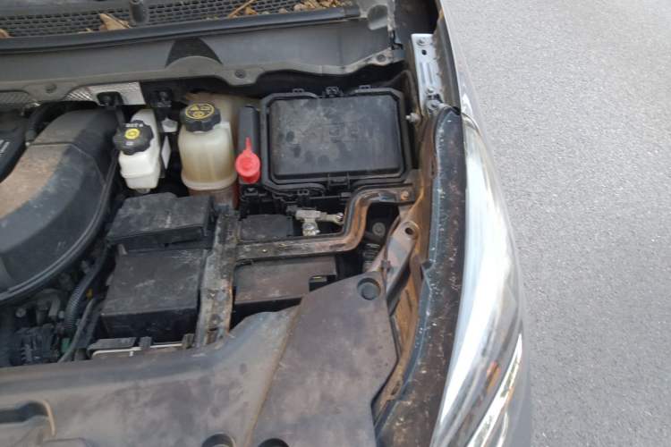 Used Buick GL8 2021 Land Cruiser Executive 652T Premium Model Engine Bay Left