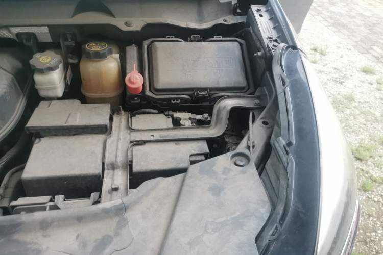 Used Buick GL8 2021 Land Cruiser Executive Class 652T Smart Luxury Model Engine Bay Left