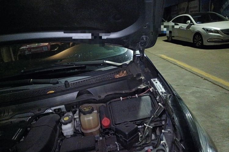 Used Buick GL8 2021 Land Cruiser Executive Class 652T Comfort Model Engine Bay Left