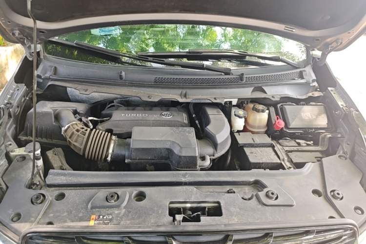 Used Buick GL8 2021 Land Cruiser Executive Class 652T Comfort Model Engine Bay