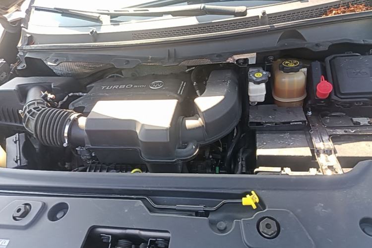 Used Buick GL8 2021 Land Cruiser Executive Class 652T Comfort Model Engine Bay