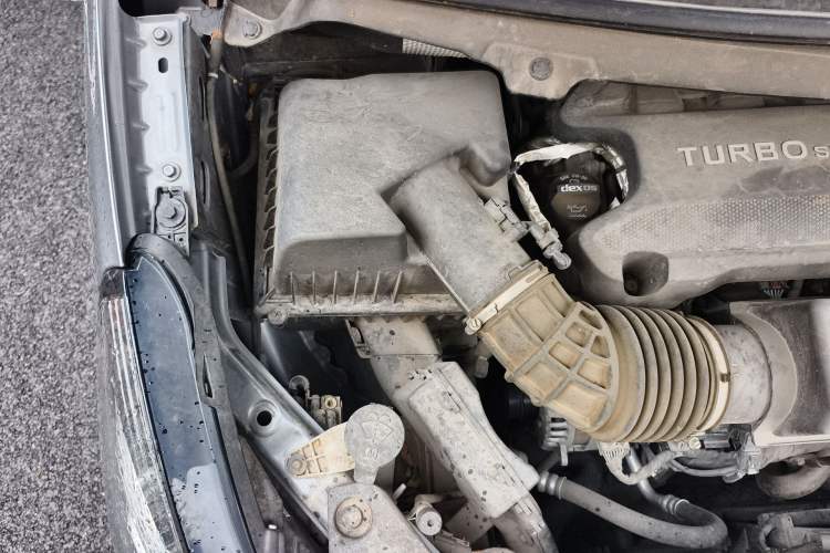 Used Buick GL8 2021 Land Cruiser Executive 652T Premium Model Engine Bay Right