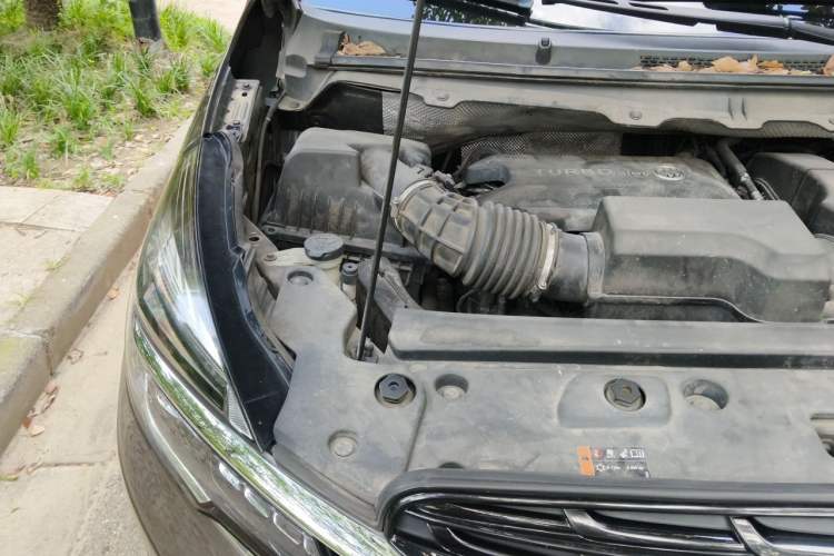 Used Buick GL8 2021 Land Cruiser Executive Class 652T Luxury Model Engine Bay Right