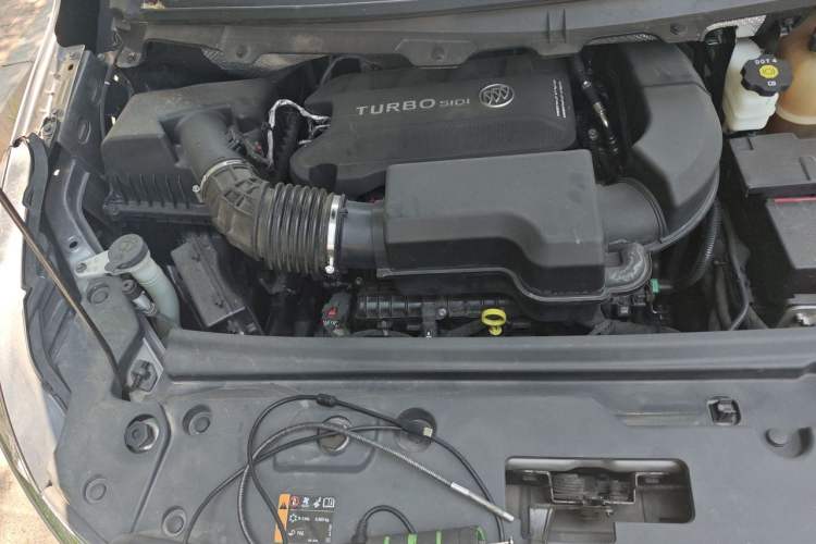 Used Buick GL8 2021 Land Cruiser Executive Class 652T Luxury Model Engine Bay Right