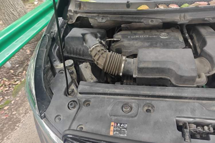 Used Buick GL8 2021 Land Cruiser Executive Class 652T Luxury Model Engine Bay Right