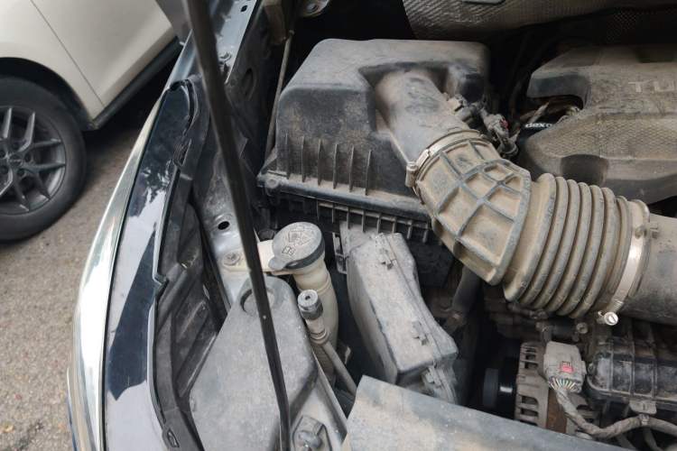 Used Buick GL8 2021 Land Cruiser Executive Class 652T Luxury Model Engine Bay Right
