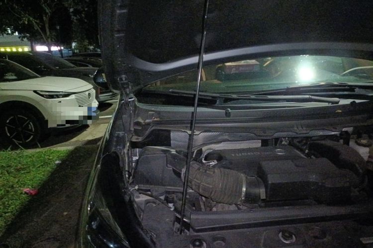 Used Buick GL8 2021 Land Cruiser Executive Class 652T Comfort Model Engine Bay Right
