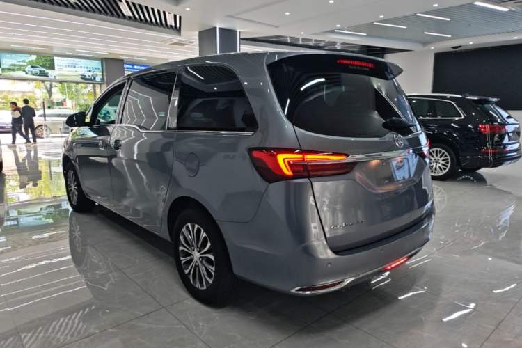 Used Buick GL8 2021 Land Cruiser Executive Class 652T Comfort Model Exterior 2