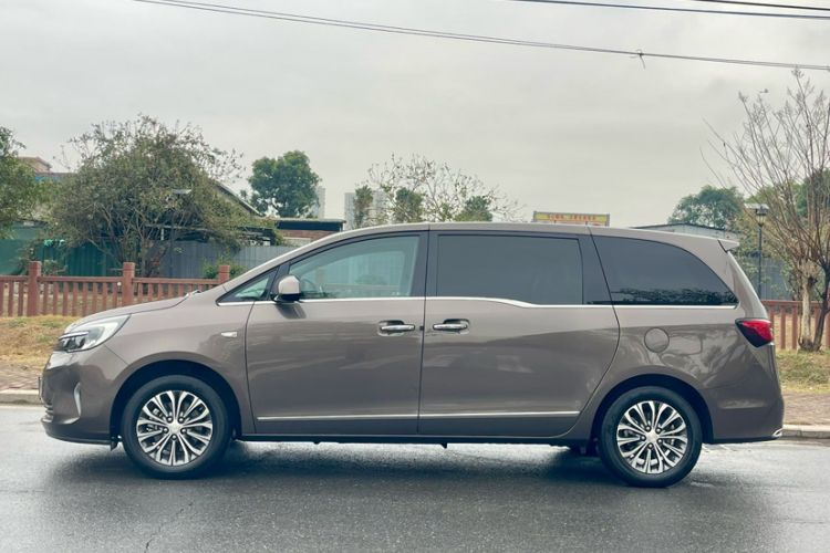 Used Buick GL8 2021 Land Cruiser Executive Class 652T Luxury Model Exterior 4