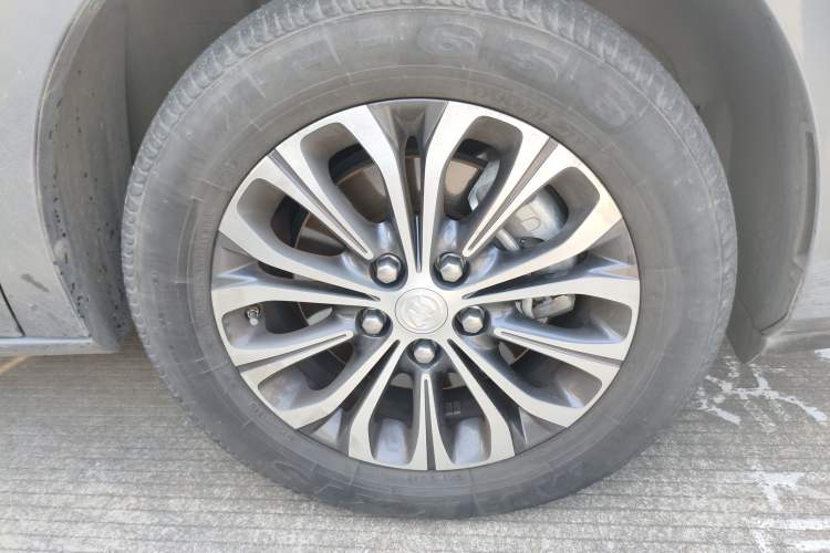 Used Buick GL8 2021 Land Cruiser Executive Class 652T Comfort Model Exterior 4