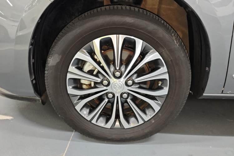 Used Buick GL8 2021 Land Cruiser Executive Class 652T Luxury Model Exterior 4