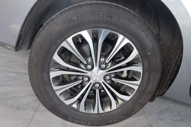 Used Buick GL8 2021 Land Cruiser Executive Class 652T Comfort Model Exterior 5