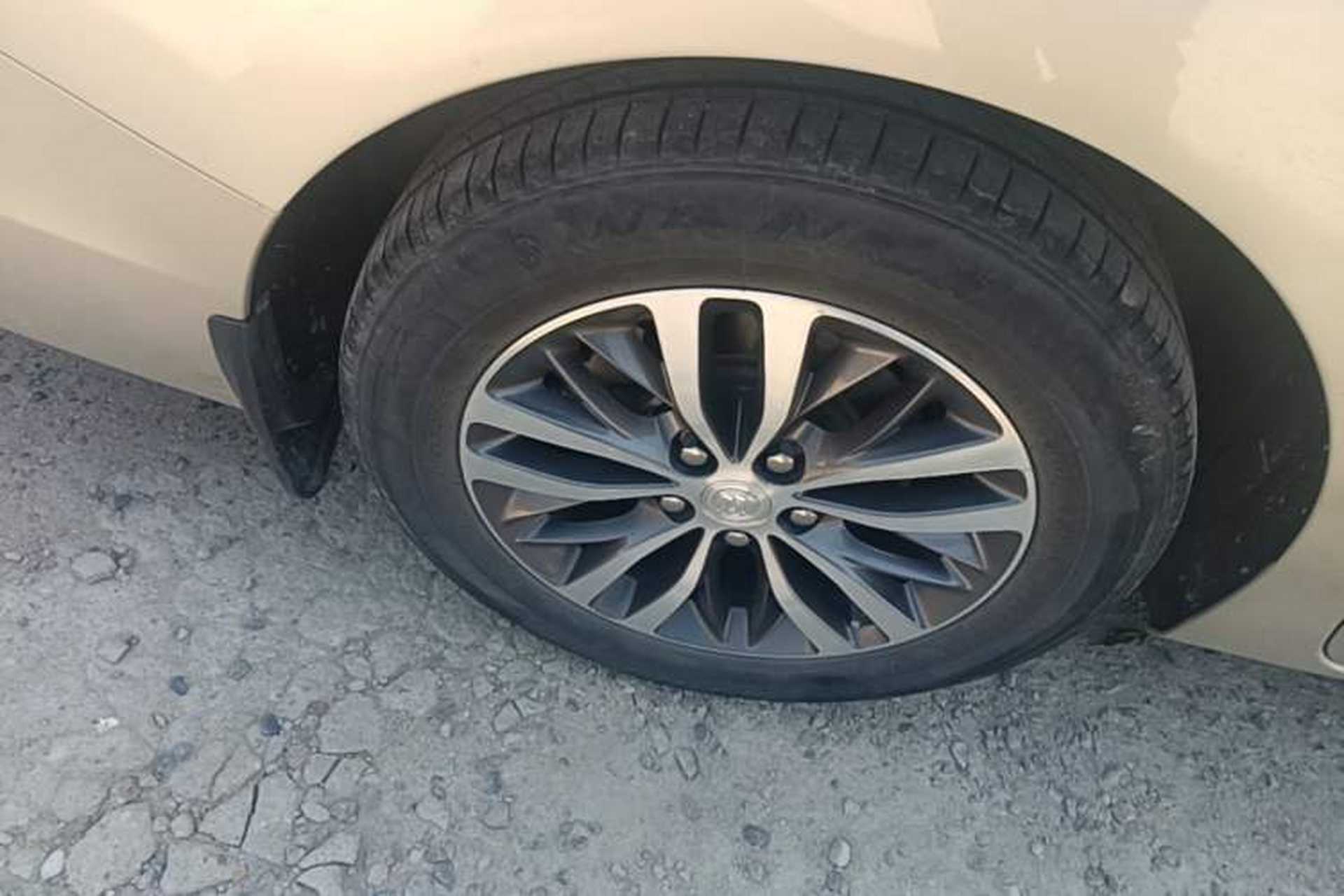 Used Buick GL8 2021 ES Landtrek 653T Comfort Edition Exterior 5