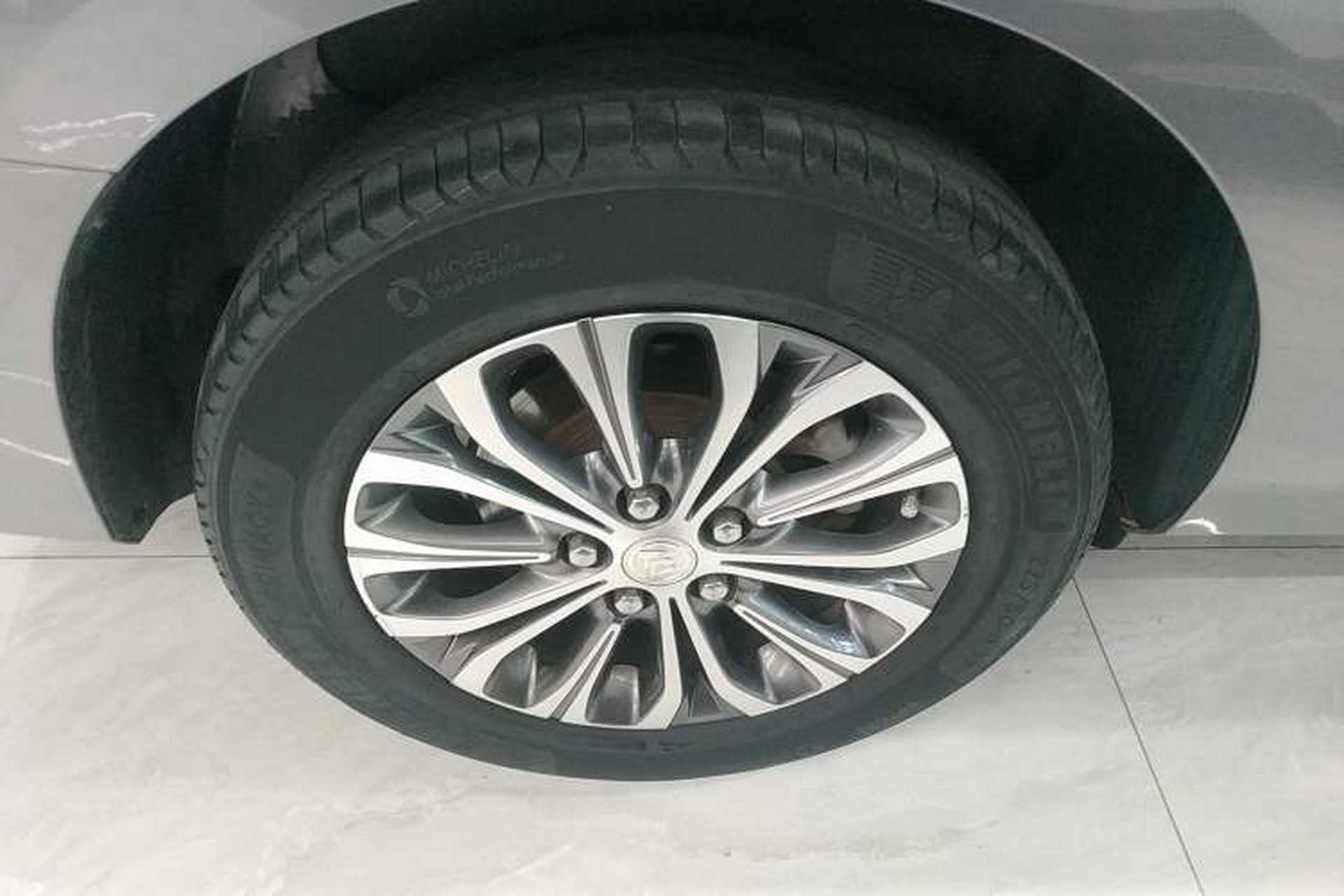 Used Buick GL8 2021 Land Cruiser Executive Class 652T Luxury Model Exterior 8