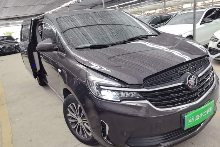 Used Buick GL8 2021 Land Cruiser Executive Class 652T Smart Luxury Model Front Right 45 Deg