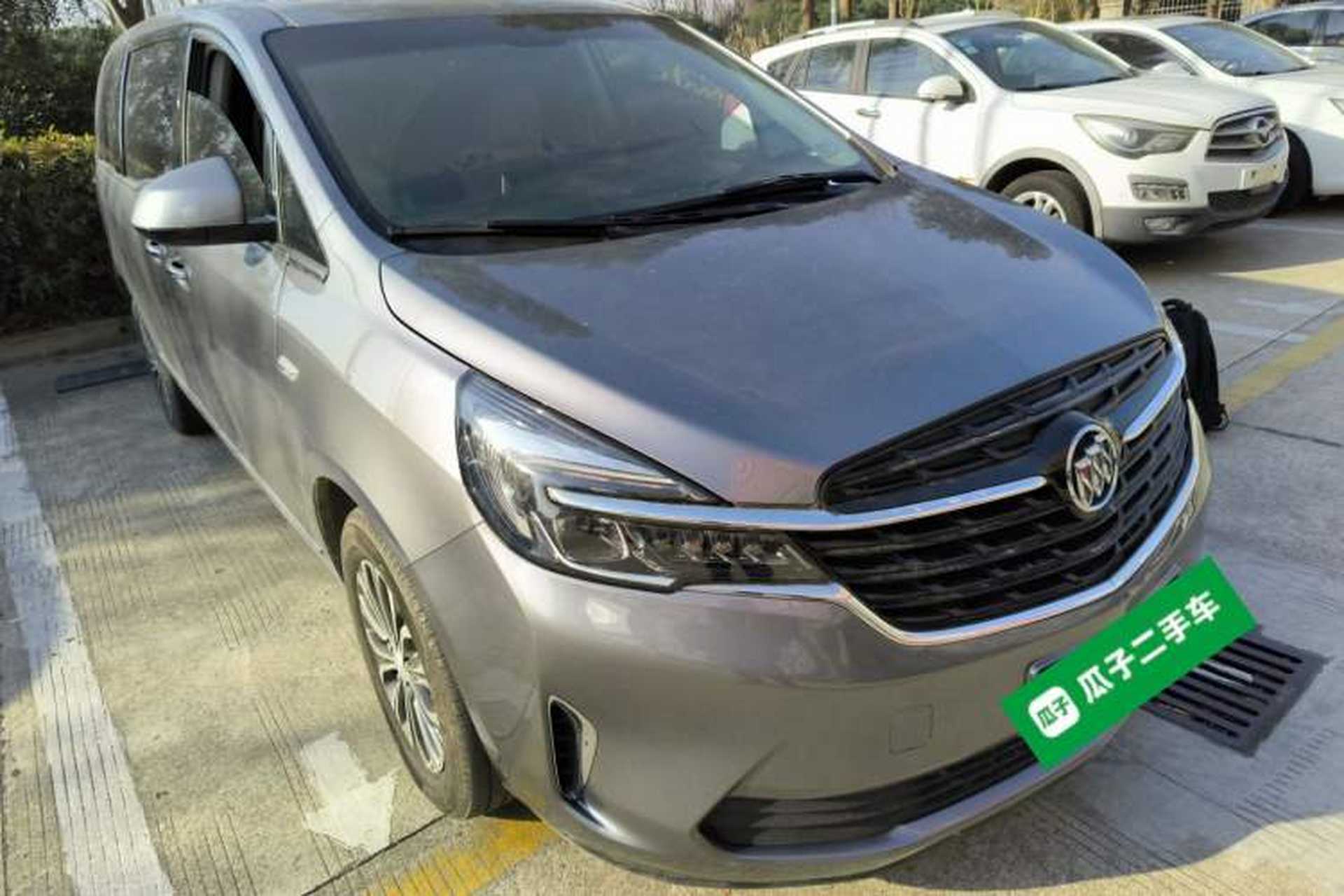 Used Buick GL8 2021 Land Cruiser Executive Class 652T Luxury Model Front Right 45 Deg